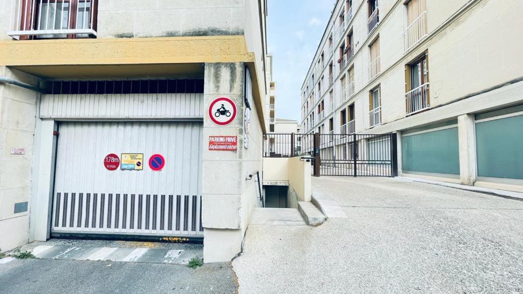 T2 Avignon Climatise Intra Muros Spacieux Et Lumineux Екстериор снимка